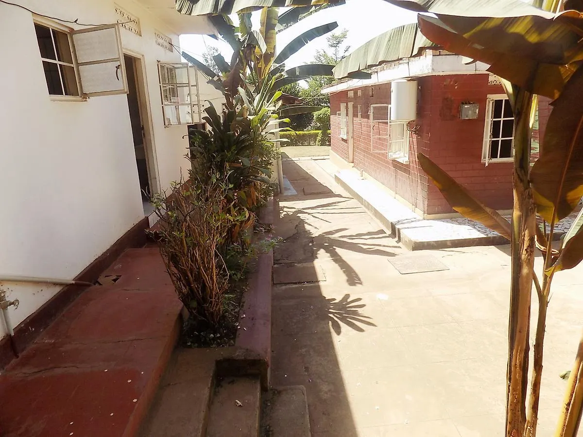 לינה וארוחת בוקר Manhattan Guesthouse קמפאלה